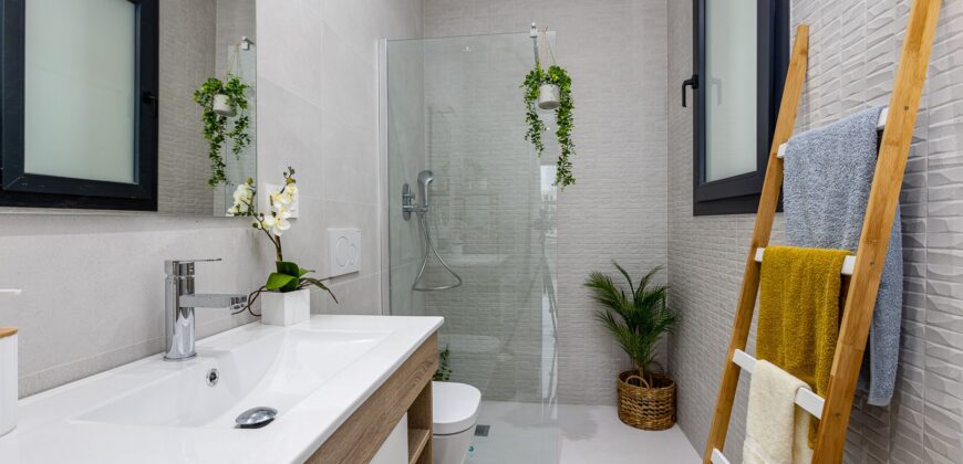 Newbuild apartment ,Playa flamenca with sea view